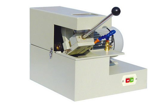 Chłodzenie wodą Ręczna metalograficzna maszyna do cięcia ściernego Średnica sekcji 30 mm
