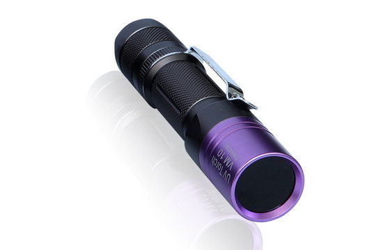 Przenośna lampa ultrafioletowa UV do fluorescencyjnych testów penetracyjnych i wykrywania nieszczelności