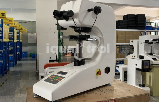 Przetestowanie twardości ręcznej wieżycy Micro Vickers z siłą maksymalną 1 kgf